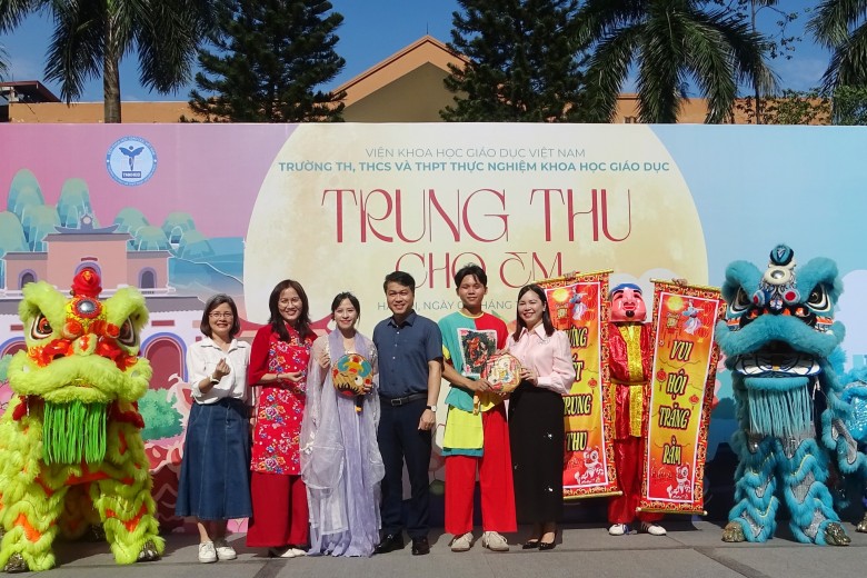 “Trung thu cho em” – Mùa trăng tuổi thơ dưới mái trường Thực nghiệm